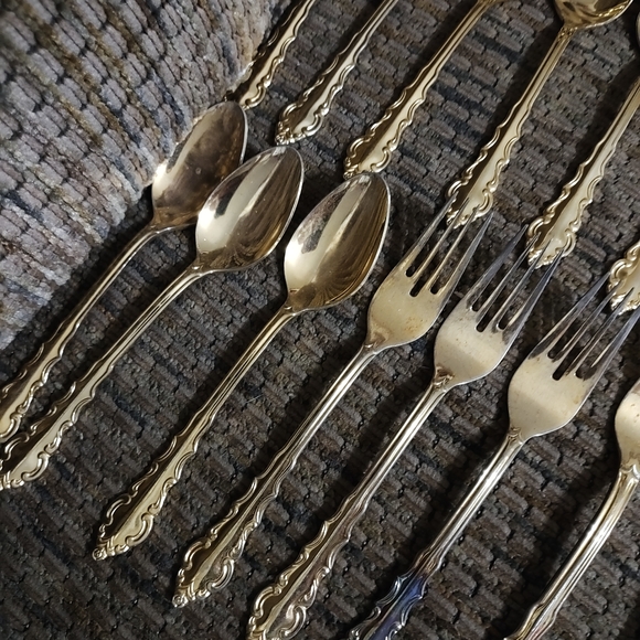 Rogers Golden Melody Flatware Set Gold Electroplated Stainless Steel 34pcs - Picture 7 of 16